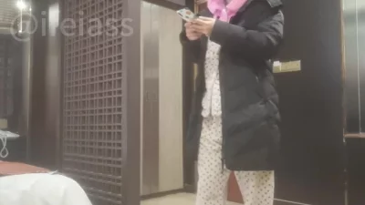 穿着睡衣就出来找我的小少妇