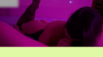 退役模特人妻答应我录视频自己带眼罩来被干抽搐