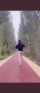 91女粉丝约我户外露出